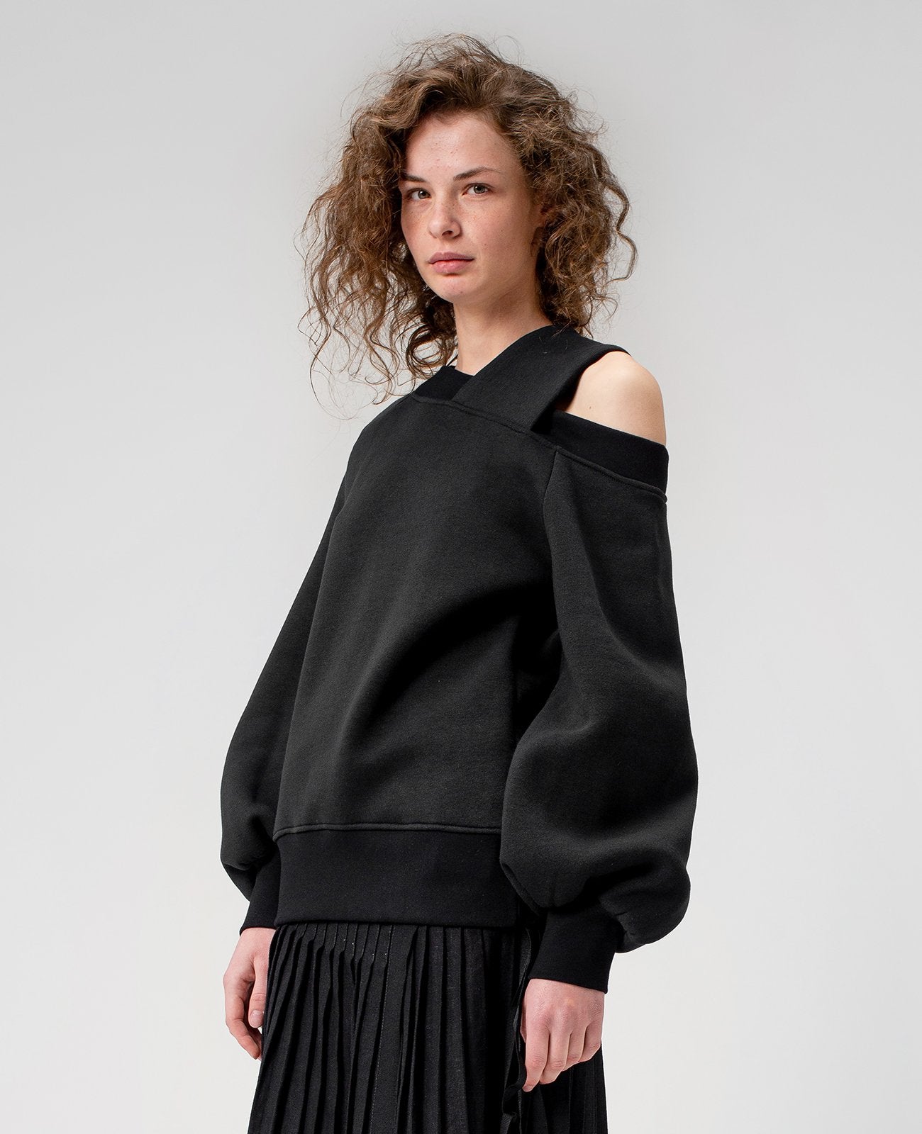 Nutmeg Black Sweatshirt