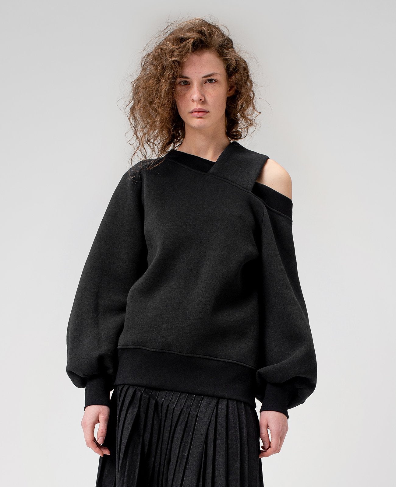Nutmeg Black Sweatshirt